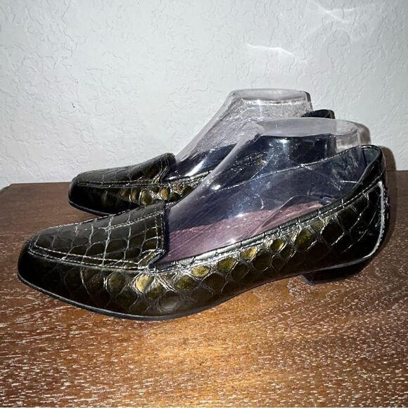 Clarks Everyday Active Air Croc Embossed Slip On Loafer Shoes - Picture 5 of 10